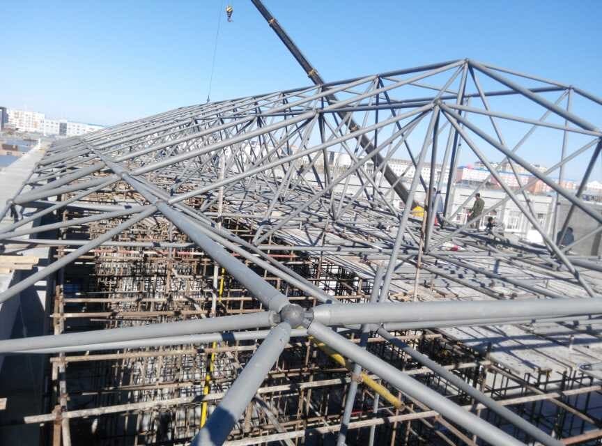 广汉商贸城屋顶网架工程